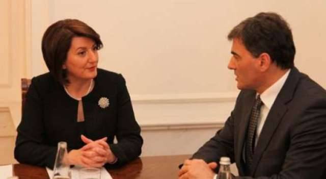 Jahjaga,  Yağcılar ile Krizin Aşılmasını Görüştü
