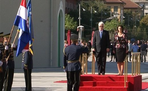 Josipoviç, Jahjaga Tarafından Devlet Töreniyle Karşılandı