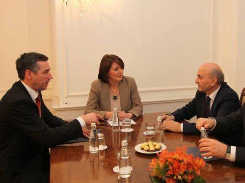Jahjaga, Buzhala'nın Karalanması Kampanyasına Tepki Gösterdi