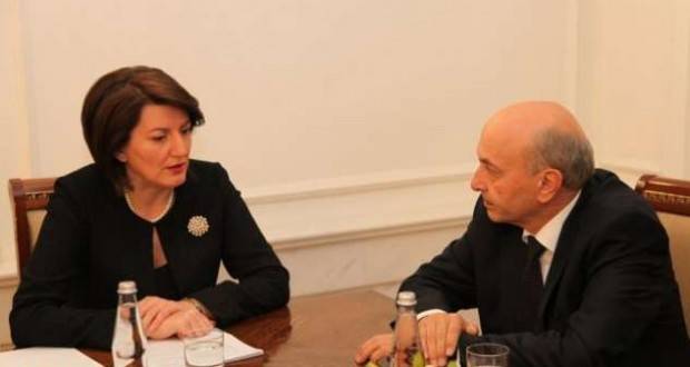 Jahjaga ve Mustafa, Krasniqi Ailesine Başsağlığı Diledi