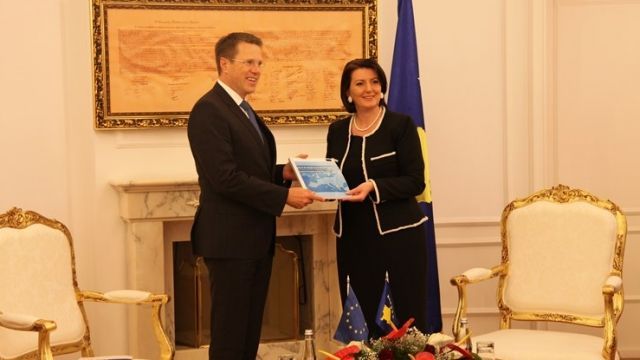 Jahjaga, Kosova İlerleme Raporunu Teslim Aldı