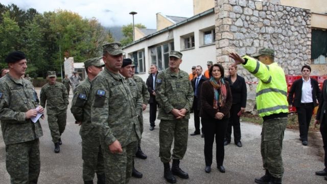 Jahjaga, KGG'nün Tatbikatını İzledi