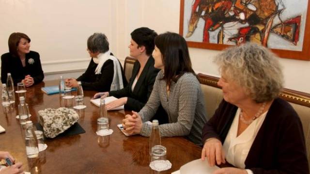 Jahjaga Medica Mondiale'-nin Başkanı Houser'i Kabul Etti