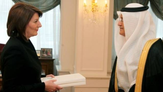 Jahjaga, Kosova'da Yerleşik Olmayan Büyükelçilerle Görüştü