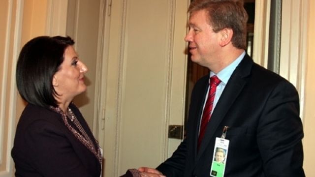 Jahjaga Füle'yi Kabul Etti