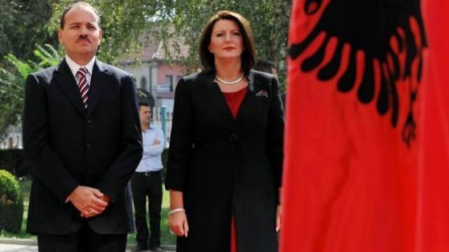 Jahjaga'dan Nishani'ye Kutlama