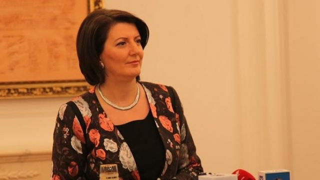 Jahjaga'dan Ortodokslara Kutlama