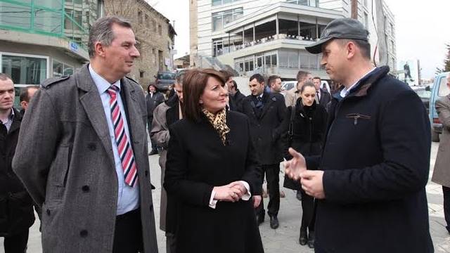 Cumhurbaşkanı Jahjaga, Suva Reka'yı Ziyaret Etti
