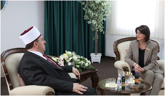 Jahjaga  KİB- i Ziyaret Etti ve Vatandaşlarımızın Bayramı'nı Kutladı