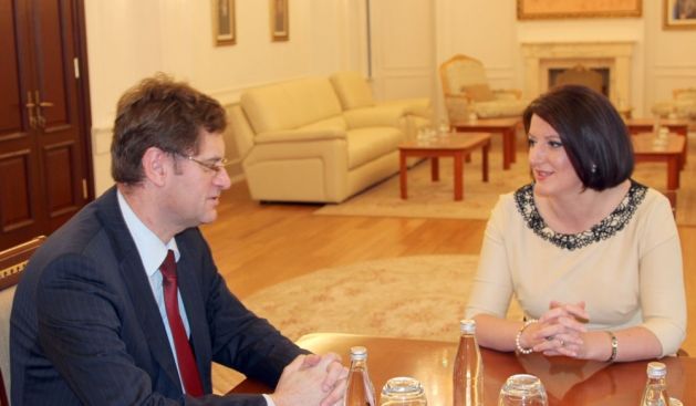 Jahjaga, AAK Başkan Yardımcısı Shala ile Görüştü