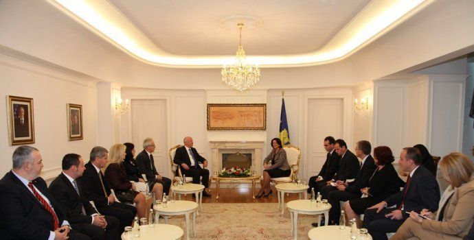 Jahjaga, Arnavutluk Yüksek Mahkeme Heyetini Kabul Etti