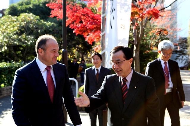 Hoxhaj, Ekonomik Yardım İçin Japonya'dan Destek Aldı