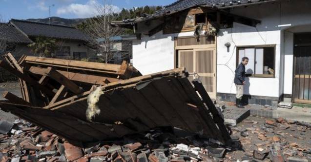 Japonya’da 7,4 büyüklüğündeki depremde 4 kişi hayatını kaybetti