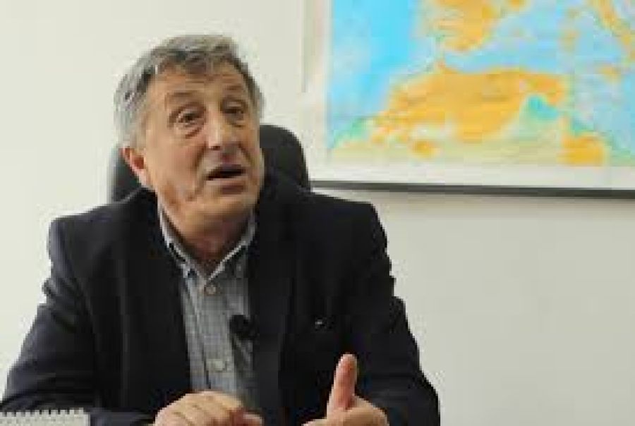 Kurti’ye 100 Euro İçin Kardeşim Gibi Yalvardım, Şimdi Bize 13. Maaşı Nasıl Versin?