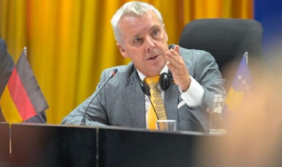 Soruşturmaları Bekleyelim, Suçlamalardan Uzak Duralım