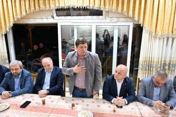 Türk Belediyesi, Türk Bayrağı ve Türkçe için Merkez Jupa’ya sahip çıkalım
