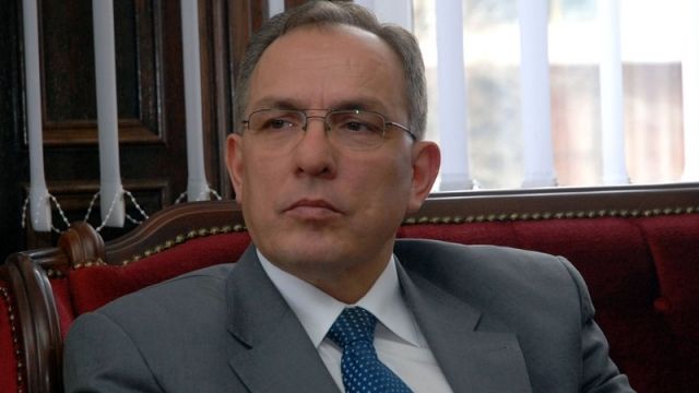 Buja'nın Danışmanları,  Eğitim Kurumları'nın Yönetim Kurullarını İşgal Ettiler