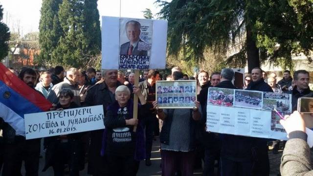 Thaçi Podgoriça'da,  "Arnavut'u Vur, Vur" Sloganlarıyla Karşılandı