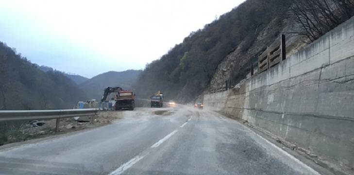 Kaçanik-Elezhan Yolu 5 Gün İçerisinde Açılacak