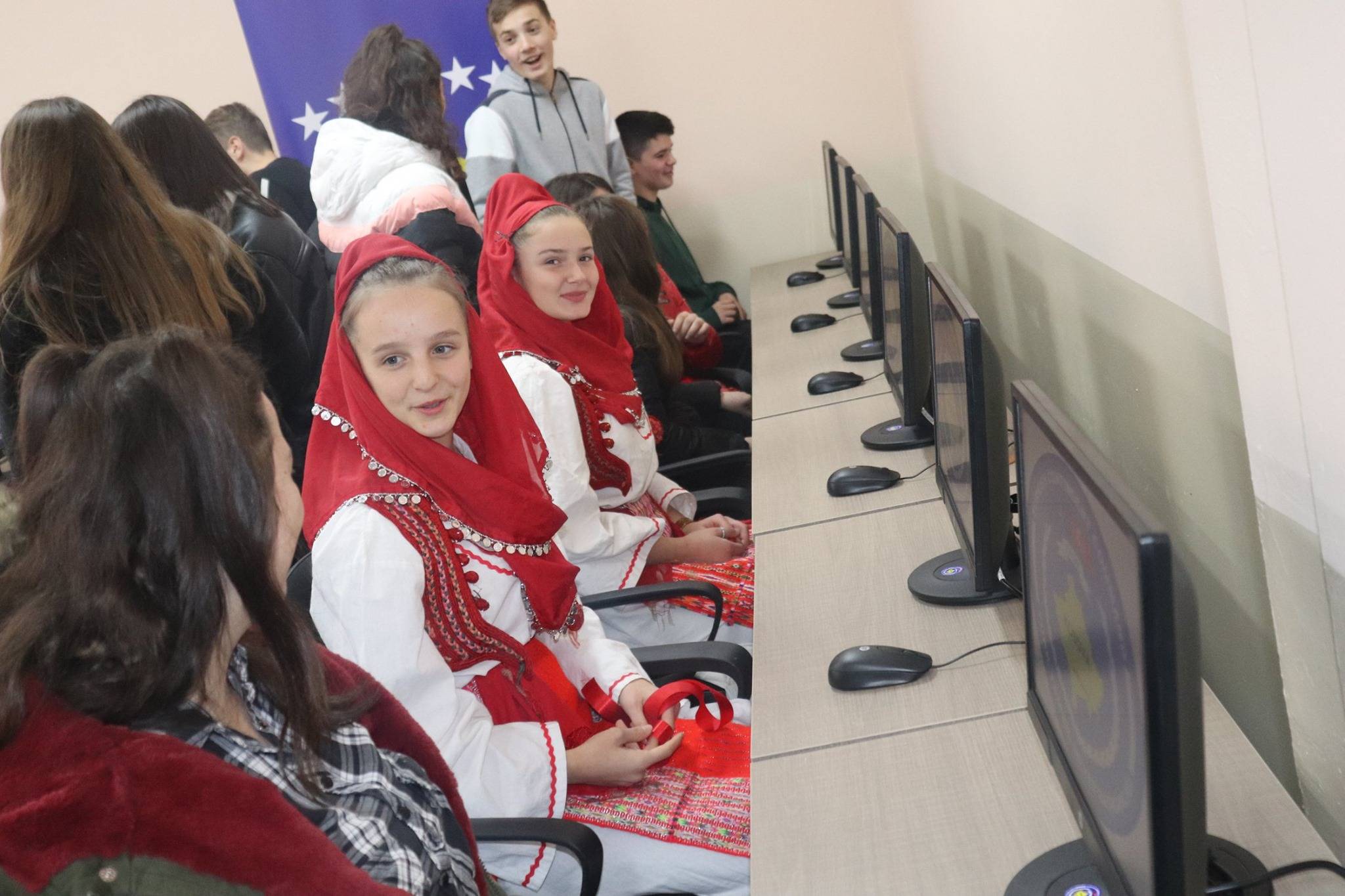 Türk Askerinden Kaçanik’te Eğitime Destek