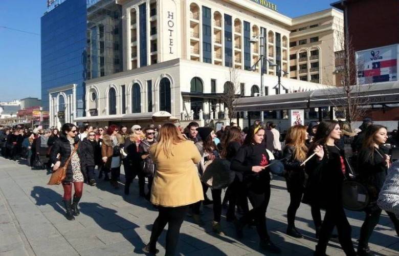 Kadın ve Kız Çocuklarına Yönelik Şiddete Karşı "Bir Milyar Ayakta" Yürüyüşü