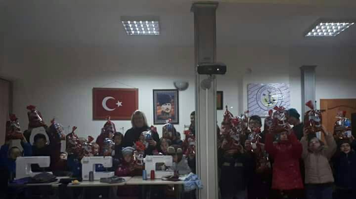 Kadınlar Derneği Çocukları Sevindirdi