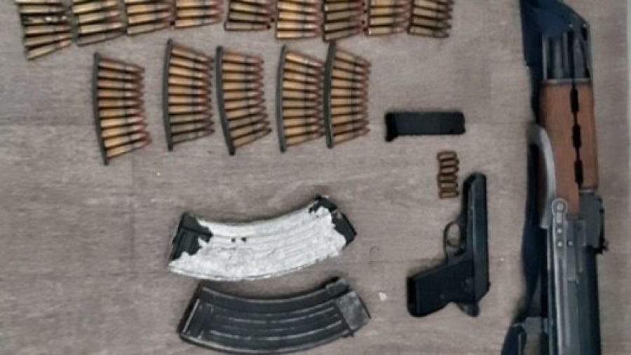 Skenderaj’da Polis Operasyonu: Kalaşnikof ve Av Tüfeği Ele Geçirildi