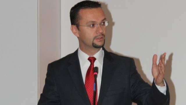 Siyasi Kriz Vize Muafiyetini de Geciktirecek