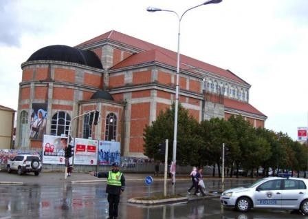 Katedrale Ait Paralar Çalındı