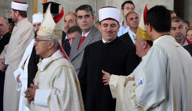 Kosova'da Rahibe Teresa'nın Anısına Dini Ayin Düzenlendi