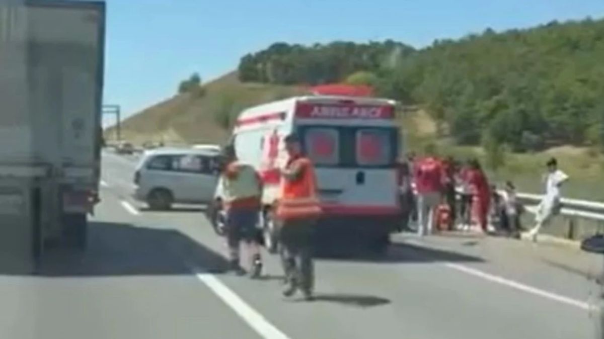 "İbrahim Rugova" Otoyolu'nda İki Trafik Kazasında 7 Kişi Yaralandı