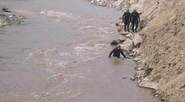 İki Polis Lepenc Nehri Sularında Kayıplara Karıştı