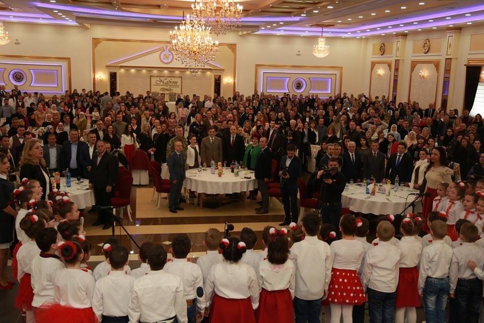 Kosova'da Her Öğrenciye Tablet' Projesi Başlatıldı