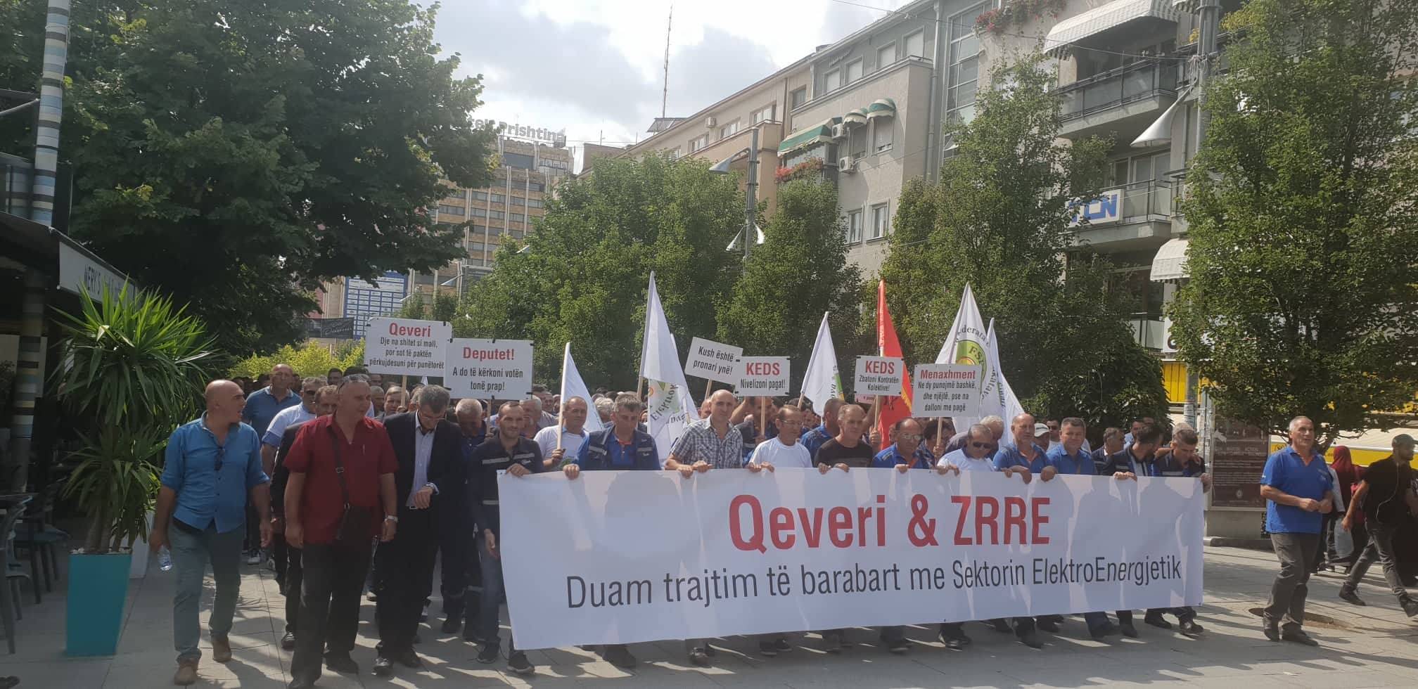 KEDS’in Yüzlerce İşçisi Protesto Etti