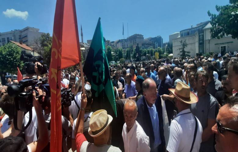 Emeklilik Trustu İçin Diğer Bir Protesto