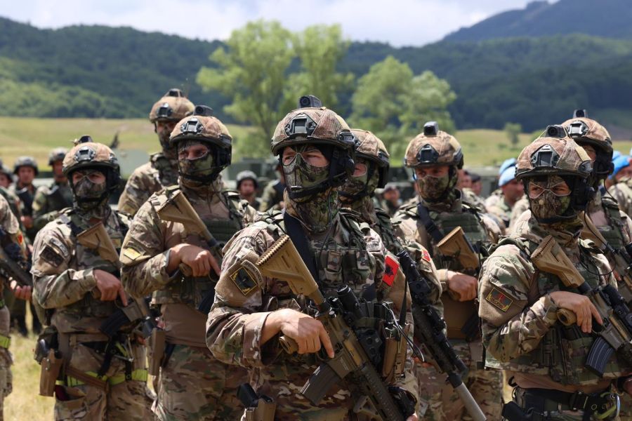 KFOR: Arnavut ve Avusturyalı Askerler, Bulgar ve Yunan Birliklerinin Yerine Görevde