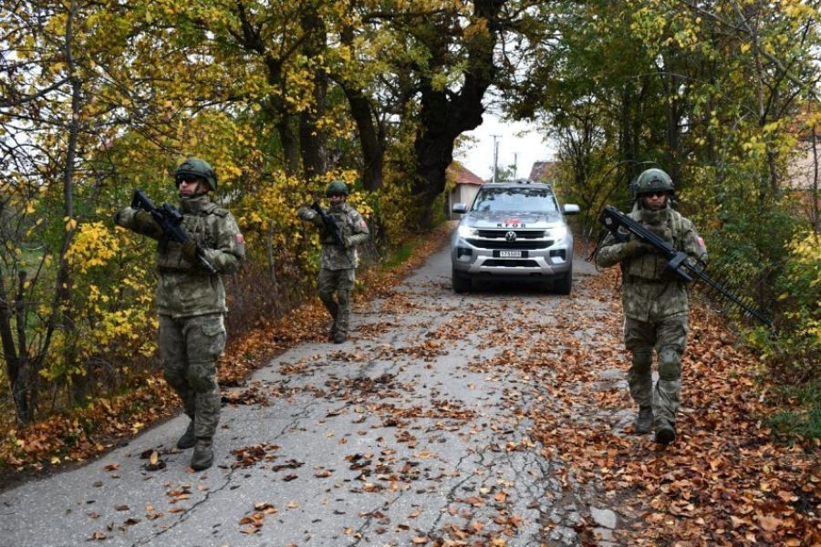 KFOR’un Türk Askerleri Kosova’da Devriye Faaliyetlerini Sürdürüyor