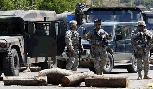Rus Ordusunu İstiyorlar,  KFOR ve EULEX "İşgalci"