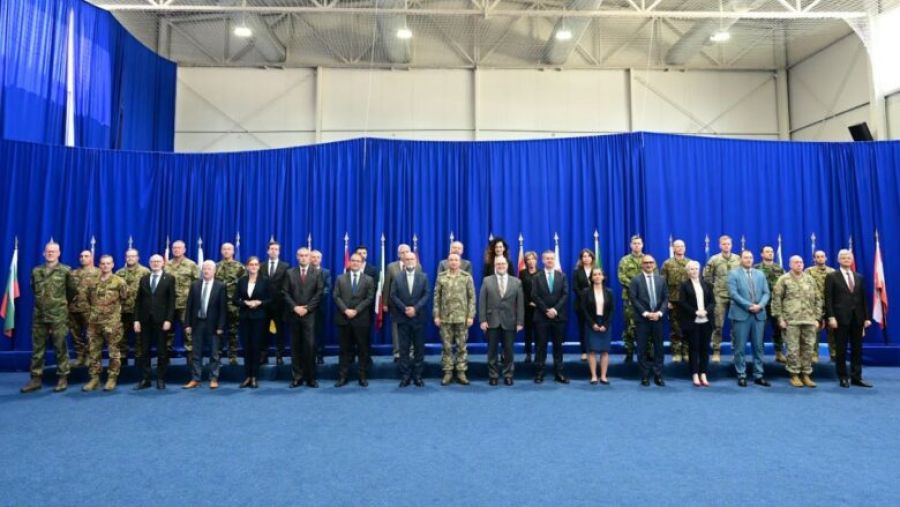 KFOR Komutanı, Kosova'da Askeri Bulunan ülkelerin Diplomatlarla Güvenliği Görüştü 