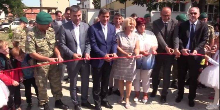 Türk Askerinden Vıçıtırın’da Eğitime Destek
