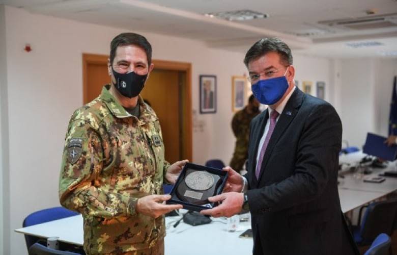 Lajçak, KFOR Komutanı ile Görüştü
