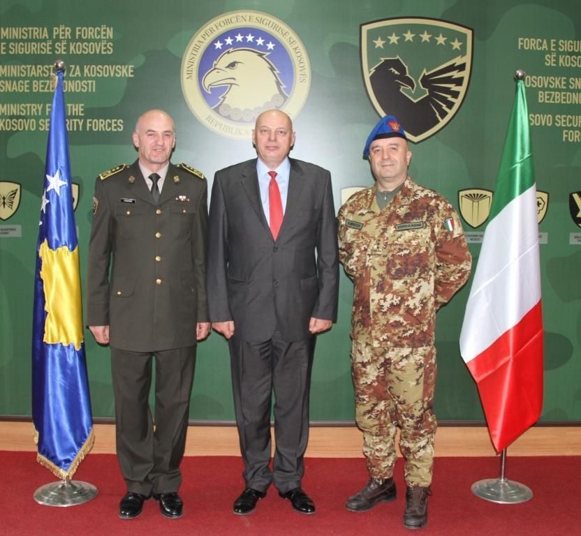 İtalya Silahlı Güçlerinden Kosova Güvenlik Güçlerine Heryanlı Destek