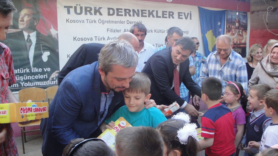 Bu Yıl Okula Başlayacak Çocuklara Eğitim Setleri Hediye Edildi