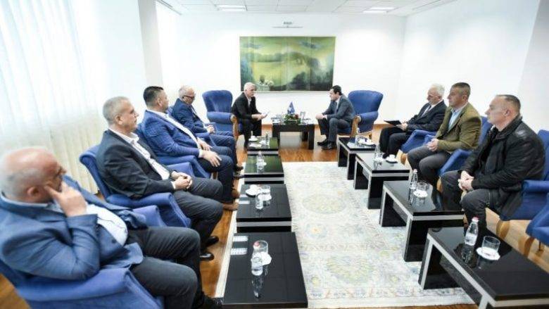 Gazilerden Kurti’ye Tehdit