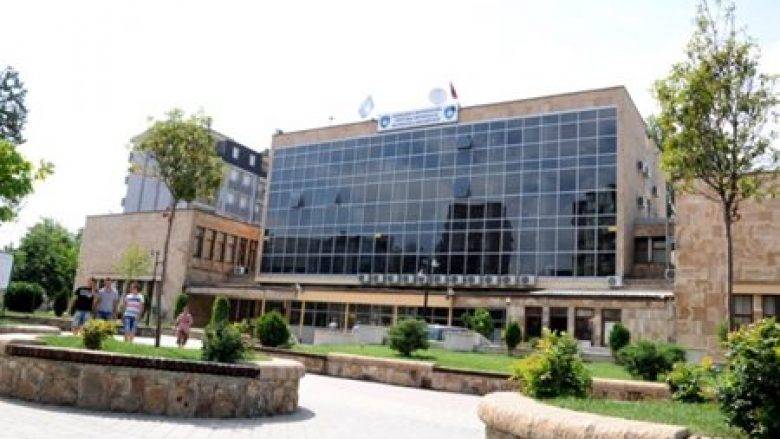 Mitroviça Belediyesi'ne Silahlı Saldırı