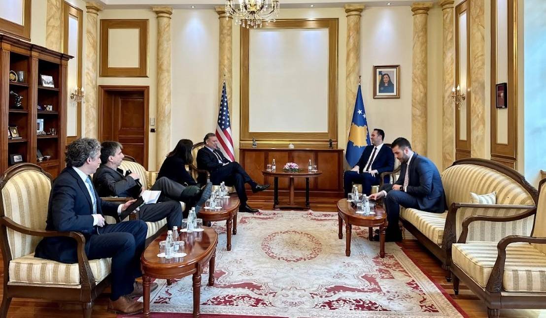 Escobar, Konjufca Tarafından Kabul Edildi