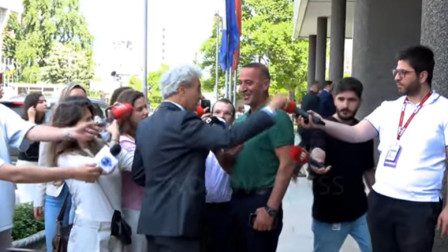 Zemaj'dan sonra Koci, Haradinaj’la da Tartıştı