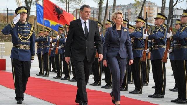 Kodheli: Arnavutluk'un Hatalarını Yapmayınız
