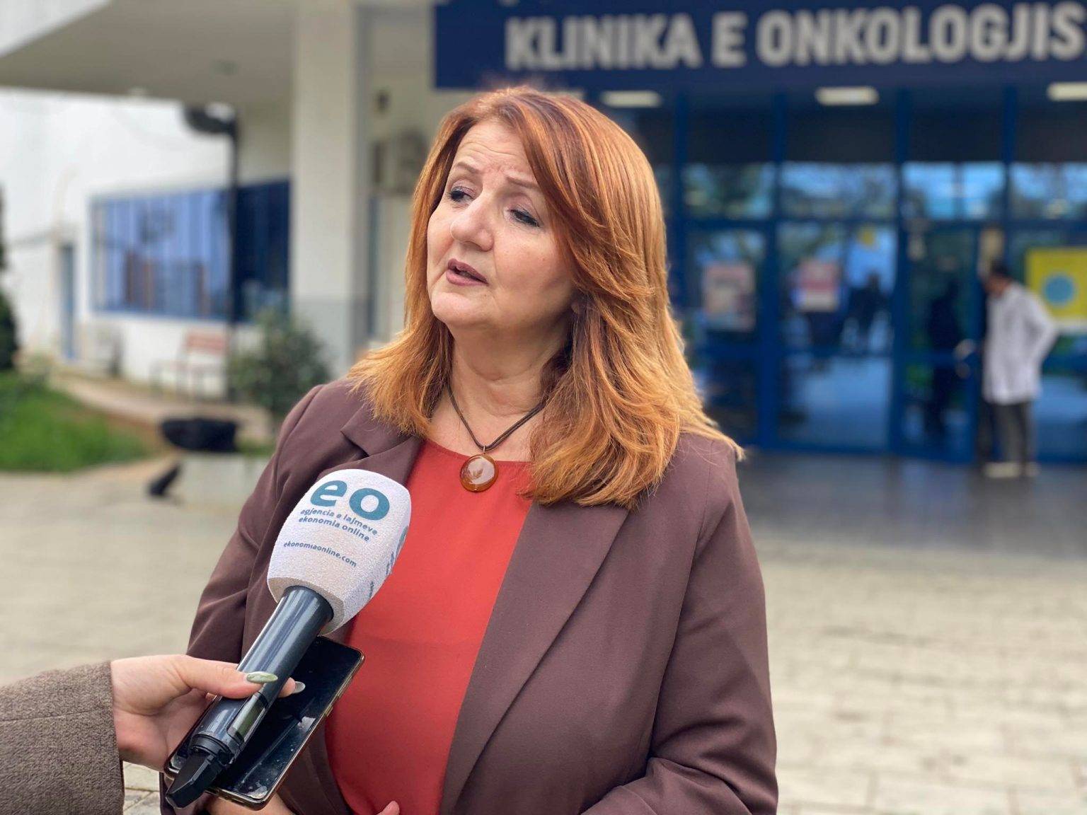 Maaşlar Yasası İle  Doktorların Kosova’da Kalması Hedefleniyor