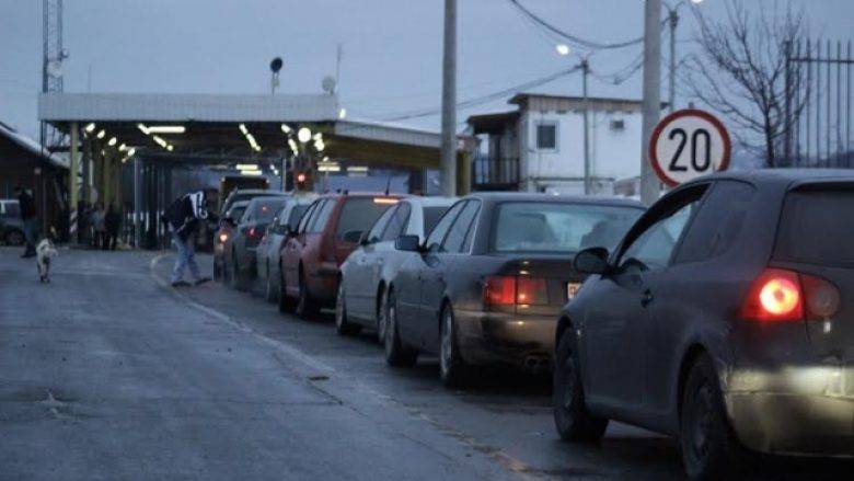 Sınır Geçitlerinde Yine Uzun Kuyruklar
